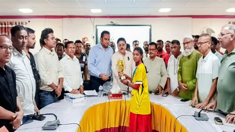 নতুন কুড়ি স্বর্ণপদক জয়ী অ্যাথলেট  ইয়াসমিনকে শ্রীপুরে জমকালো 